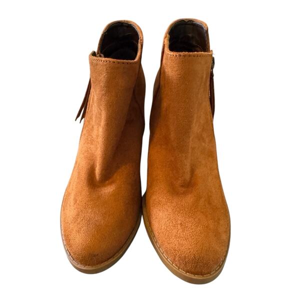 Qupid sz 6 Vegan Suede Rust Booties Side Zip Stylish Trendy Versatile - Picture 3 of 6